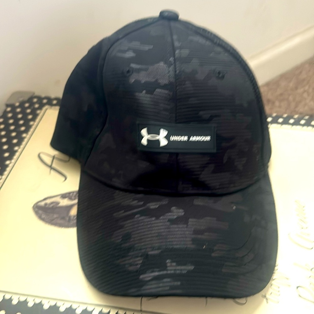 Under Armour X FLEX URBAN CAMO size M CAP HAT BLACK GRAY